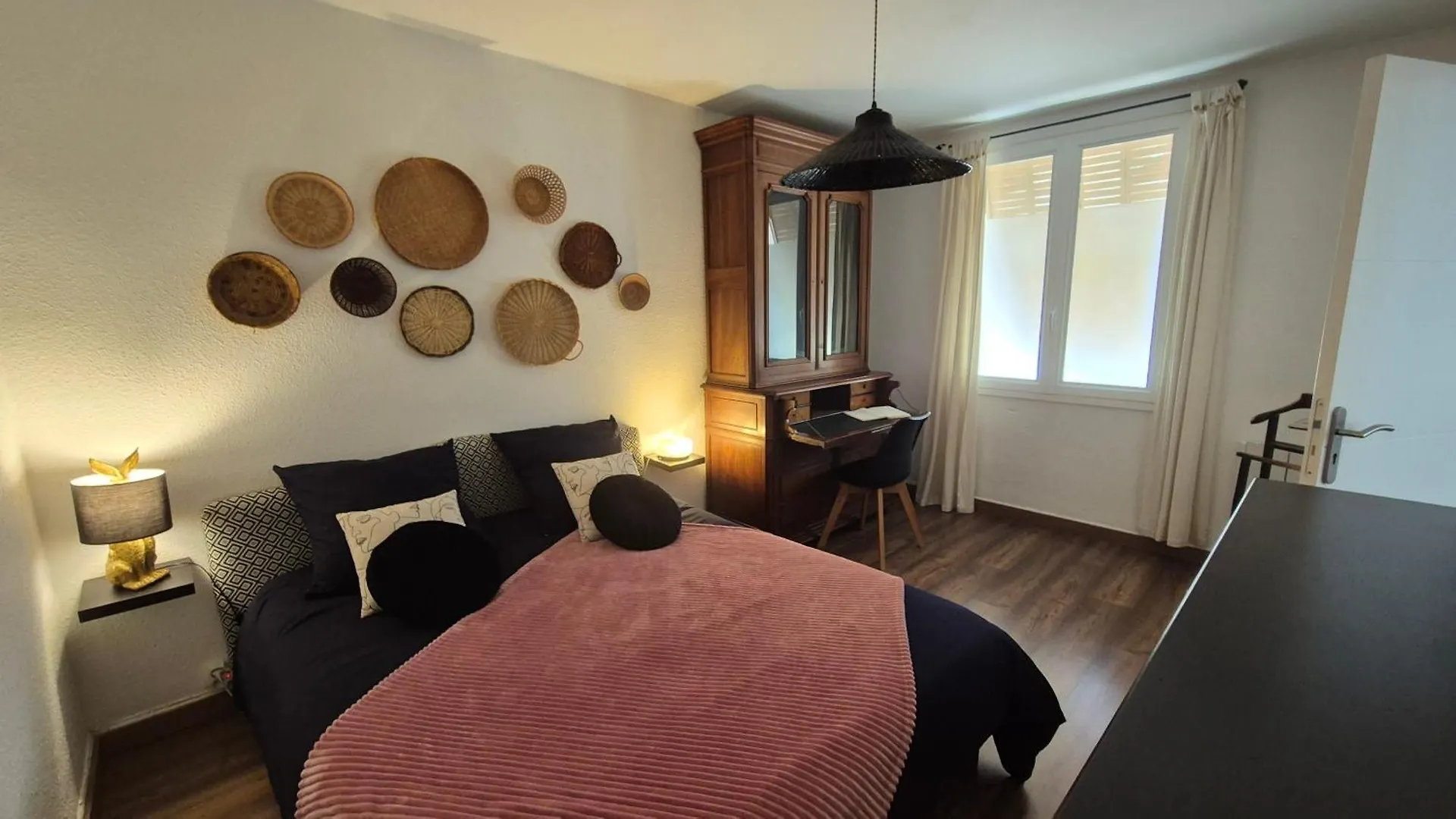 Appartement Rez-De-Chaussee Et Terrasse Privative Romans-sur-Isere 0*,  France