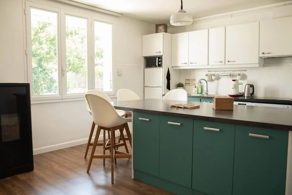 Appartement Rez-De-Chaussee Et Terrasse Privative Romans-sur-Isere Apartment
